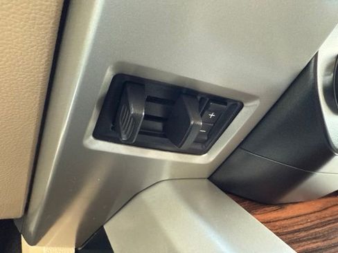 Used 2015 Ford F150 Lariat RWD image 36
