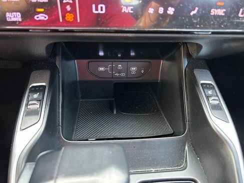Used 2025 Kia Sorento S FWD image 29
