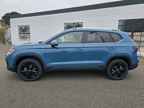 New 2025 Volkswagen Taos SEL image 7