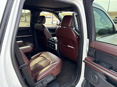 Used 2024 Ford Expedition Limited RWD image 13