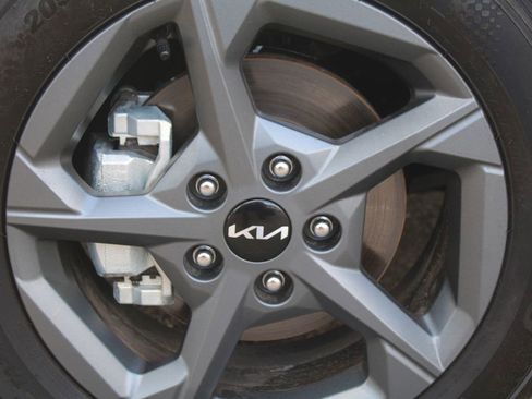 Certified 2025 Kia K4 FWD image 17