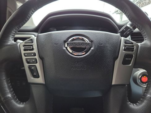 Used 2016 Nissan Titan SV RWD image 18