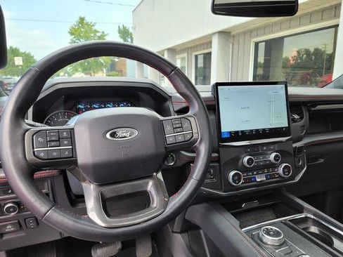 Used 2024 Ford Expedition Limited AWD/4WD image 14