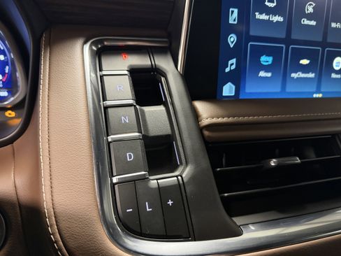 Used 2024 Chevrolet Tahoe High Country image 14