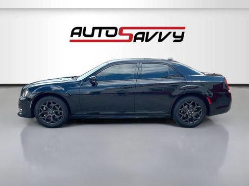 Used 2023 Chrysler 300 Touring L w/ Popular Equipment Group AWD/4WD image 4
