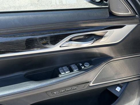 Used 2019 BMW 740i w/ Executive Package RWD image 12