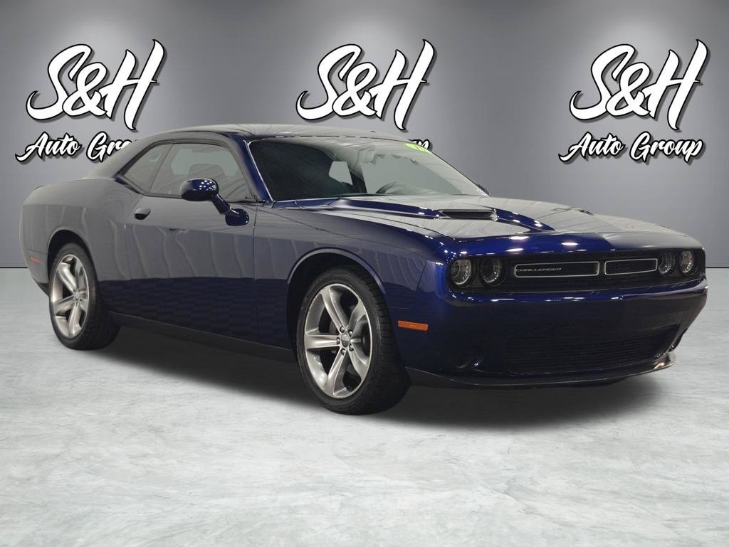 Used 2015 Dodge Challenger SXT w/ Super Sport Group (SS/T) RWD image 2