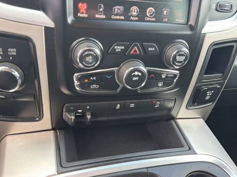 Used 2016 RAM 2500 SLT image 27