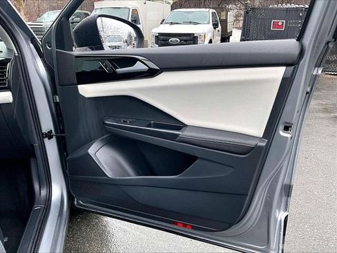 Used 2025 Volkswagen Taos S image 19