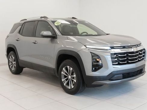 Used 2025 Chevrolet Equinox LT w/ Convenience Package II FWD image 7