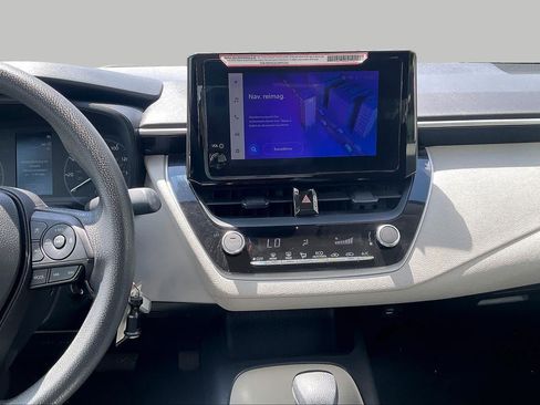 Used 2024 Toyota Corolla LE FWD image 5