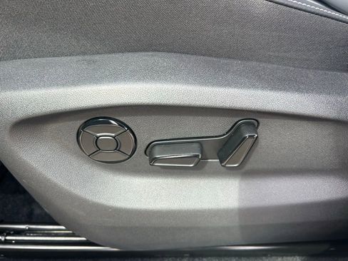 New 2026 Volkswagen Tiguan SE R-Line image 57