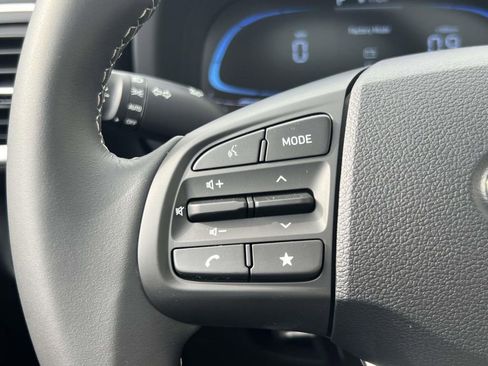 New 2026 Hyundai Venue SEL FWD image 18