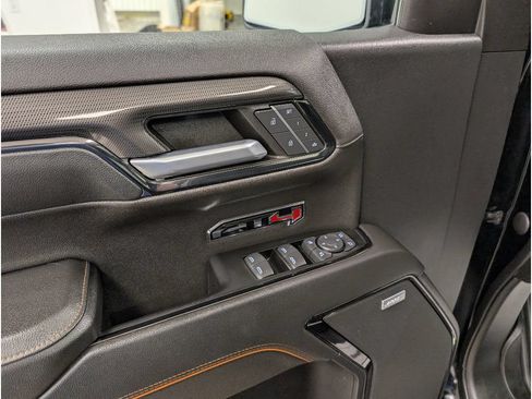 Used 2022 GMC Sierra 1500 AT4 w/ AT4 Preferred Package AWD/4WD image 7