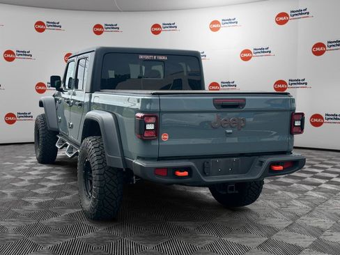 Used 2024 Jeep Gladiator Mojave w/ Convenience Group AWD/4WD image 3
