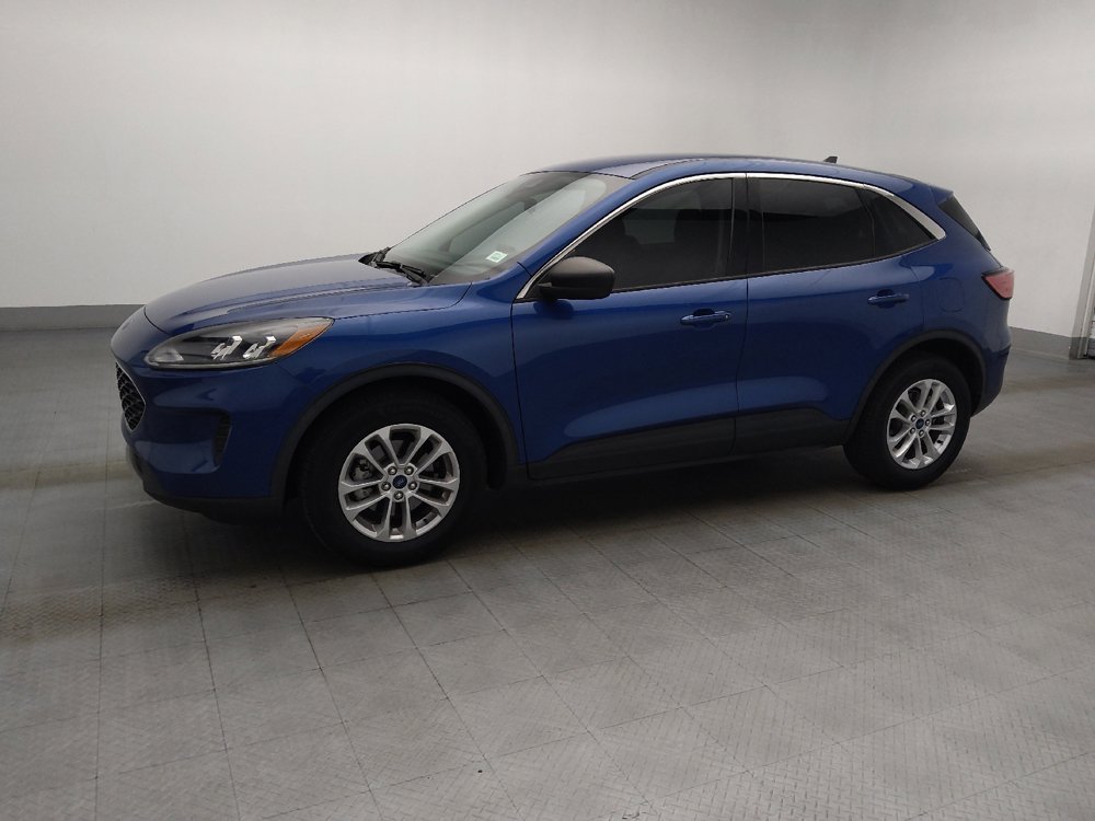 Used 2022 Ford Escape SE w/ Cold Weather Package FWD image 2