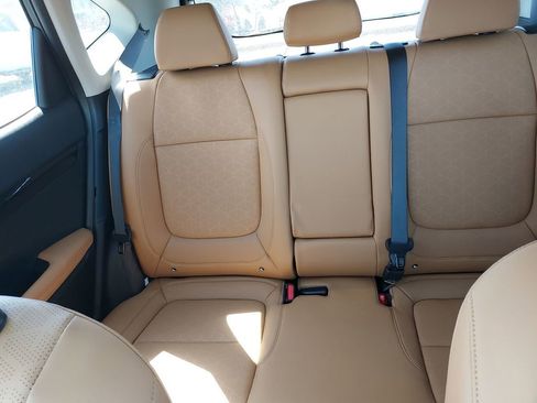 Used 2025 Kia Seltos EX w/ EX Sunroof Package image 13