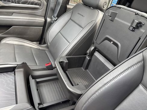 Used 2022 GMC Yukon Denali image 28