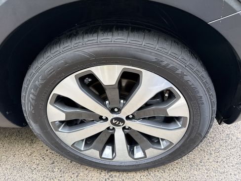 Used 2021 Kia Telluride S AWD/4WD image 12