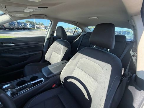 Used 2025 Nissan Altima 2.5 SV FWD image 22