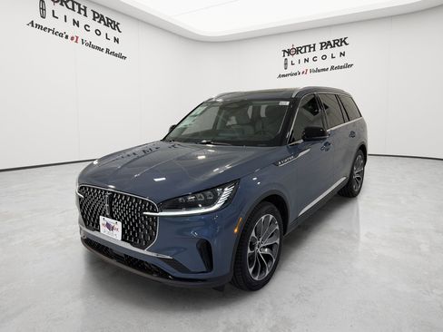 New 2026 Lincoln Aviator 2WD image 1