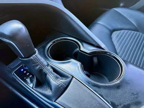 Used 2018 Toyota Camry SE image 22