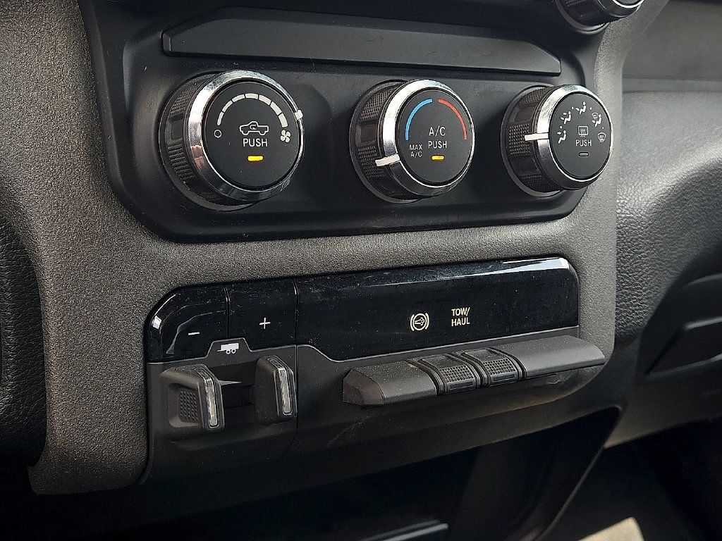 Used 2024 RAM 2500 Tradesman w/ Chrome Appearance Group AWD/4WD image 14