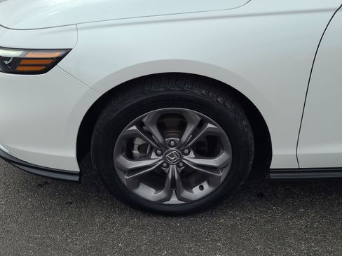 Used 2024 Honda Accord EX image 11