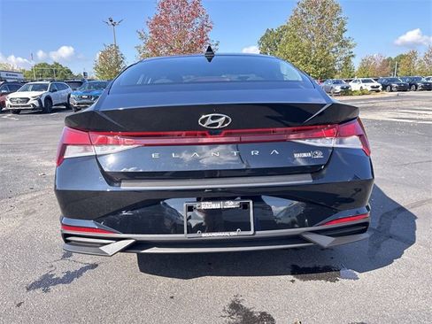 Used 2023 Hyundai Elantra SEL image 10