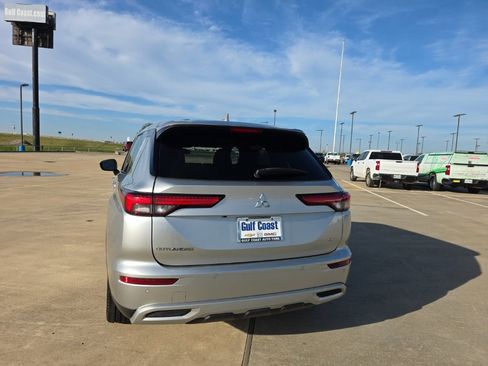 Used 2022 Mitsubishi Outlander SE image 5