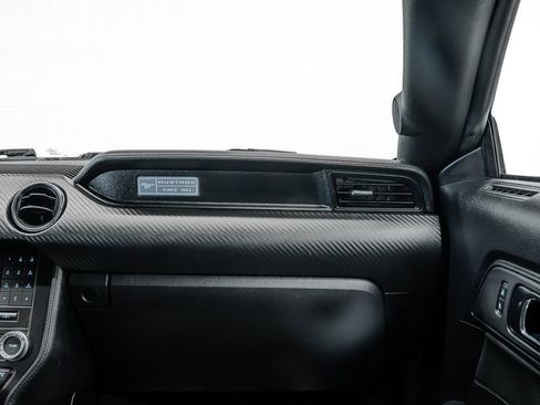 Used 2015 Ford Mustang Coupe image 18