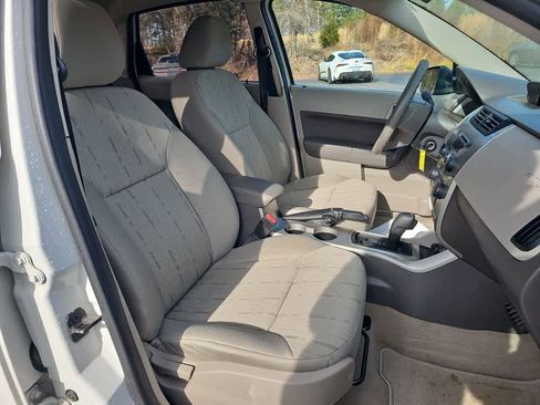 Used 2011 Ford Focus SE image 19