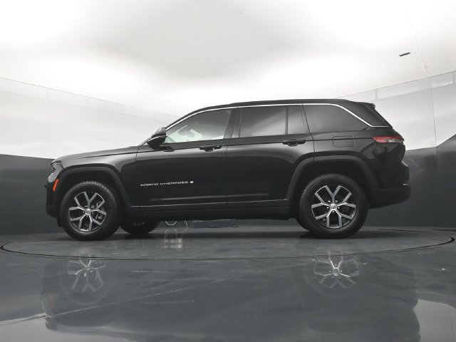 Used 2024 Jeep Grand Cherokee Limited w/ Trailer Tow Package AWD/4WD image 21