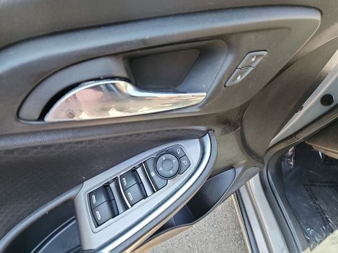 Certified 2017 Chevrolet Malibu LT FWD image 35