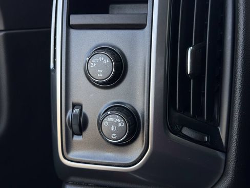 Used 2018 Chevrolet Silverado 1500 LT w/ Rally 2 Edition AWD/4WD image 22