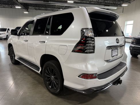 Used 2023 Lexus GX 460 Premium w/ Accessory Package AWD/4WD image 5