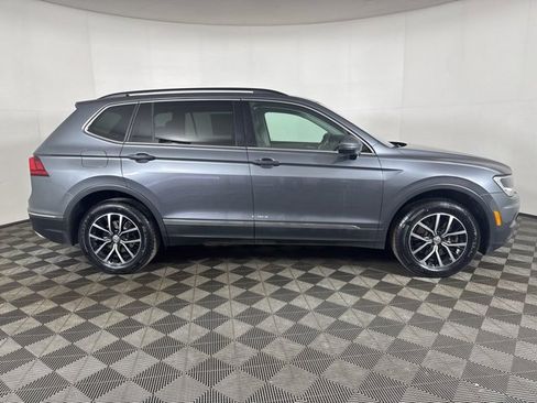 Certified 2021 Volkswagen Tiguan SE w/ Panoramic Sunroof Package image 2