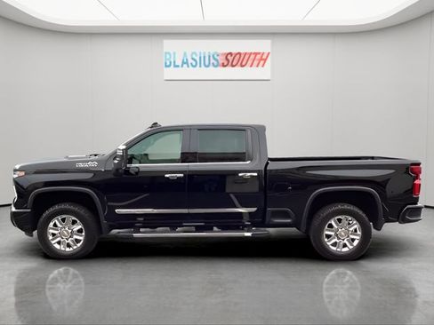 Used 2024 Chevrolet Silverado 2500 High Country AWD/4WD image 6