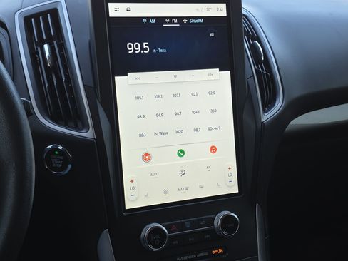 Used 2024 Ford Edge SEL w/ Convenience Package image 16