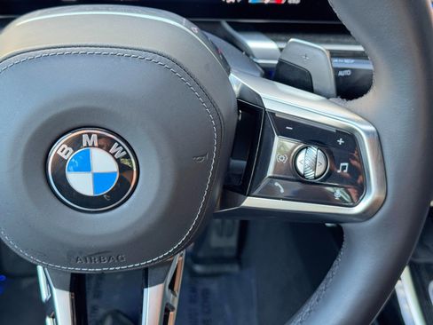 Used 2025 BMW 740i w/ Premium Package RWD image 24
