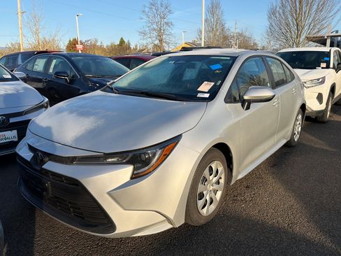 Certified 2024 Toyota Corolla LE image 2