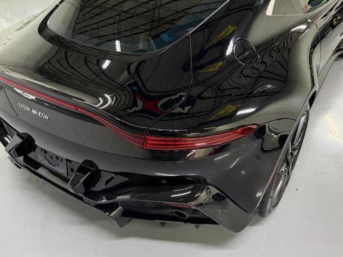 Used 2019 Aston Martin V8 Vantage Coupe RWD image 12
