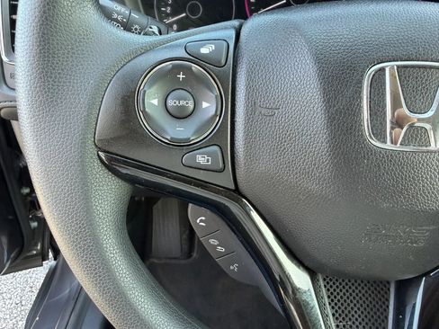 Used 2018 Honda HR-V EX image 35