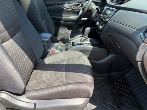 Used 2019 Nissan Rogue S AWD/4WD image 19