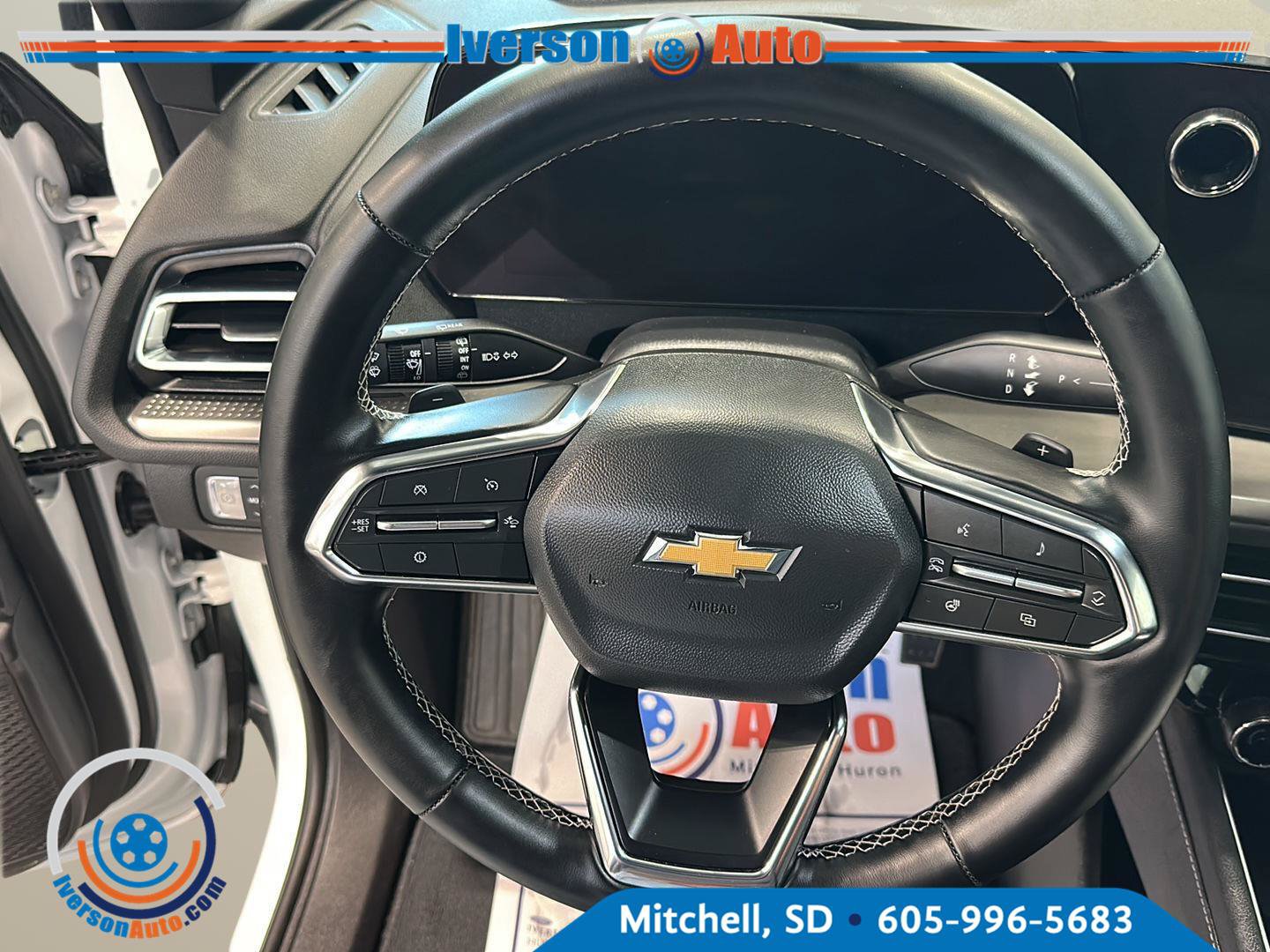 Used 2026 Chevrolet Traverse LT AWD/4WD image 16