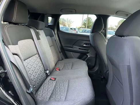 Used 2025 Nissan Kicks SV image 10