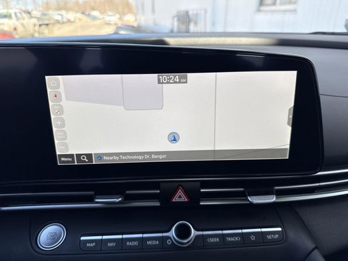 Used 2024 Hyundai Elantra Limited FWD image 25