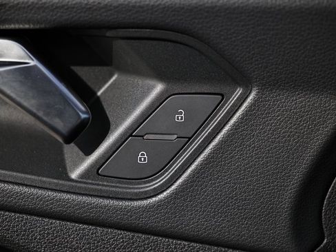 Certified 2025 Audi Q3 2.0T Premium w/ Convenience Package image 14