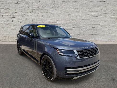 Used 2026 Land Rover Range Rover Long Wheelbase SE image 3