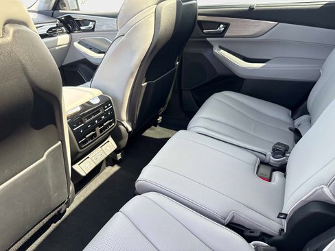 Used 2023 Acura MDX SH-AWD w/ Advance Package image 15